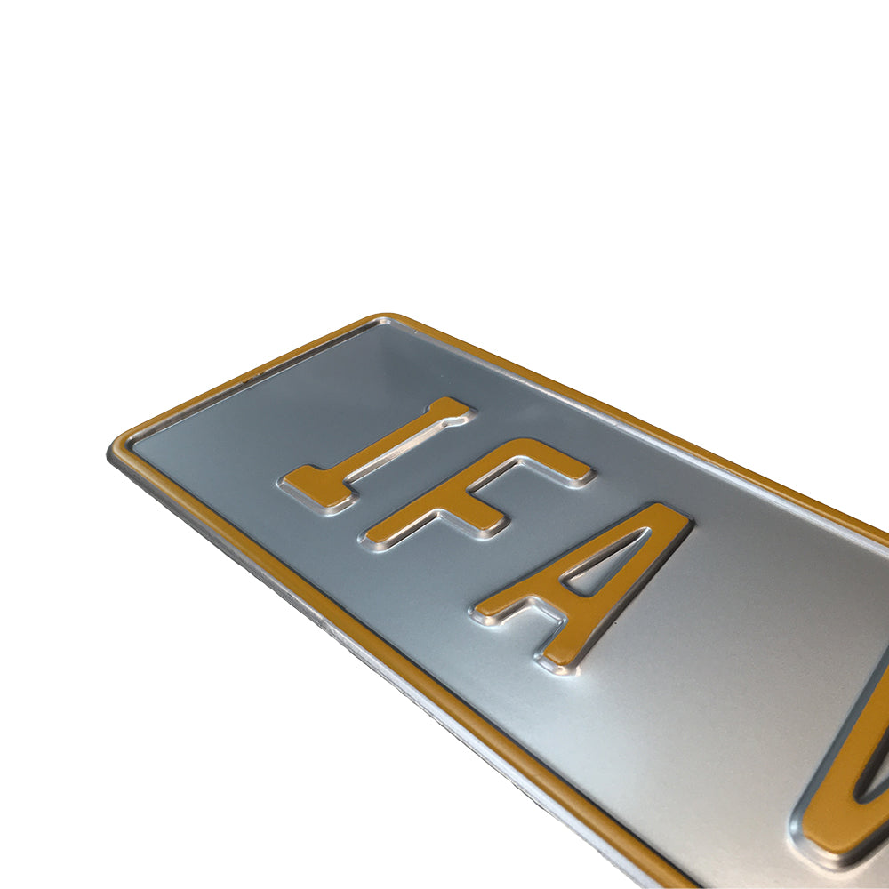 Personalizirana aluminijska pločica s imenom