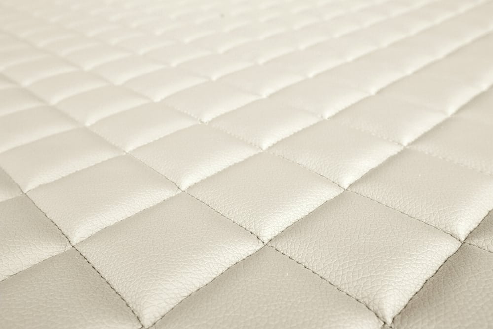 Prošiveni umjetni kožni tepih za Renault T s tunelom motora (od 2014.)