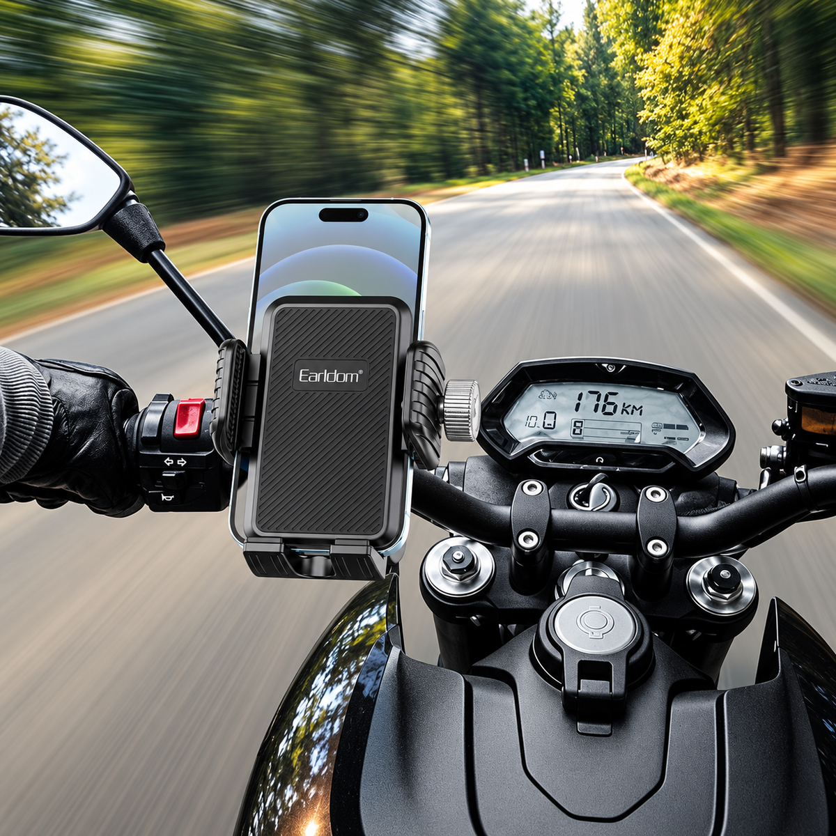 Handyhalterung am Motorrad, Navigation am Lenker während der Fahrt