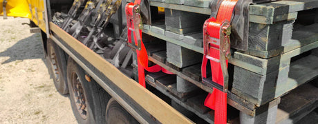 How to use a ratchet strap correctly!