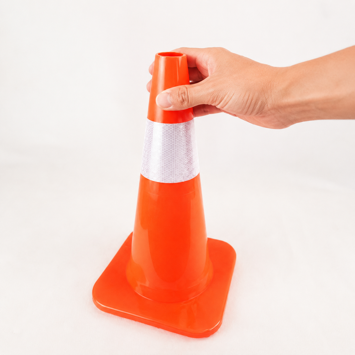 Traffic cone reflective