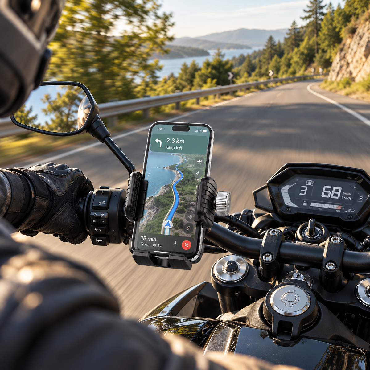 Handyhalterung am Motorrad, Routennavigation auf einer Bergstraße